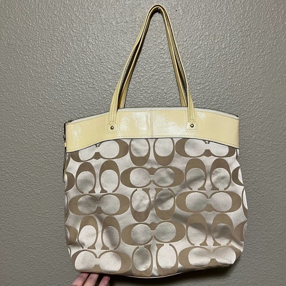 Coach Laura‎ Signature Large Tote Bag - Picture 9 of 11